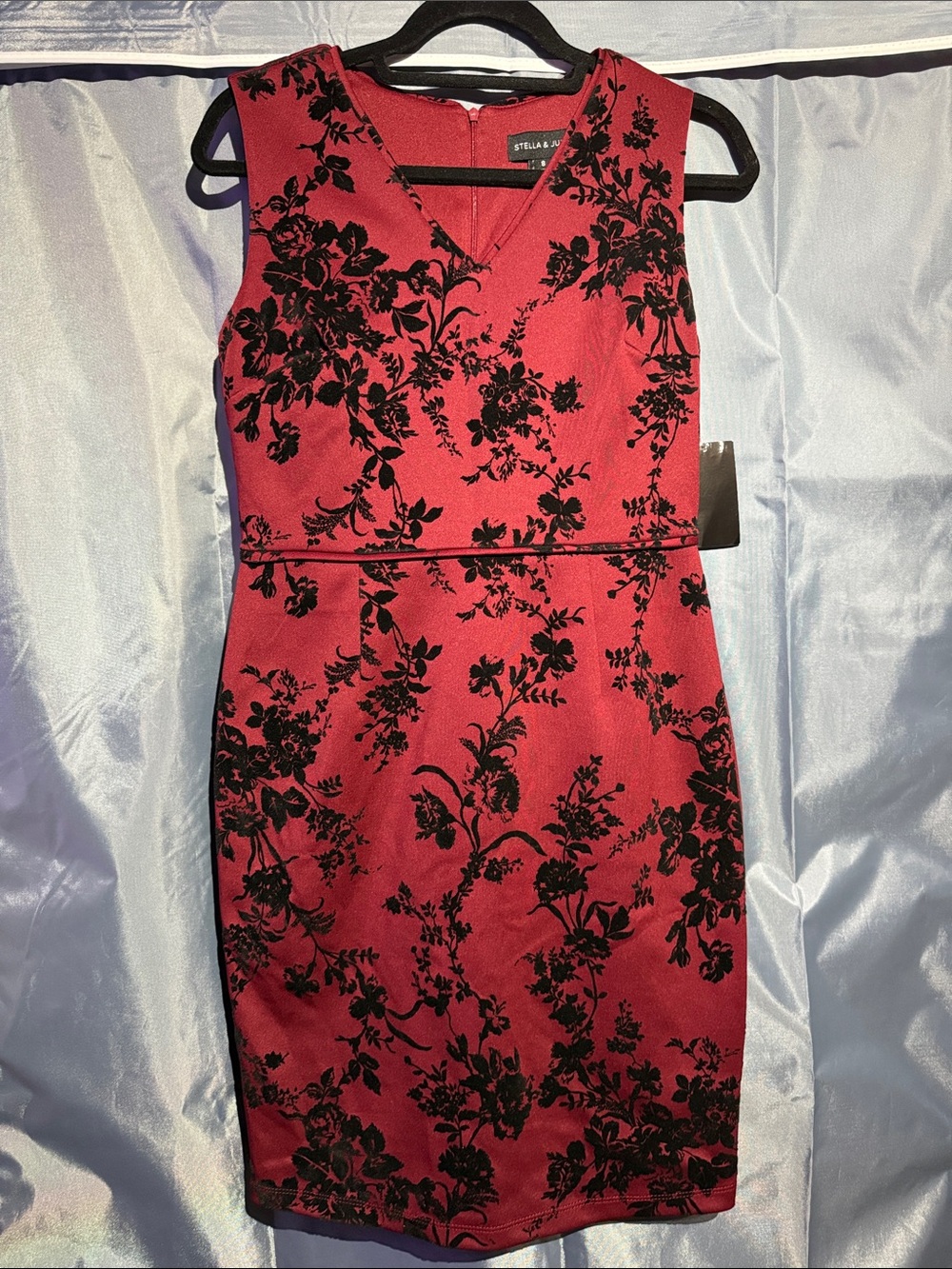 Stella & James Red Floral V-Neck Midi Dress